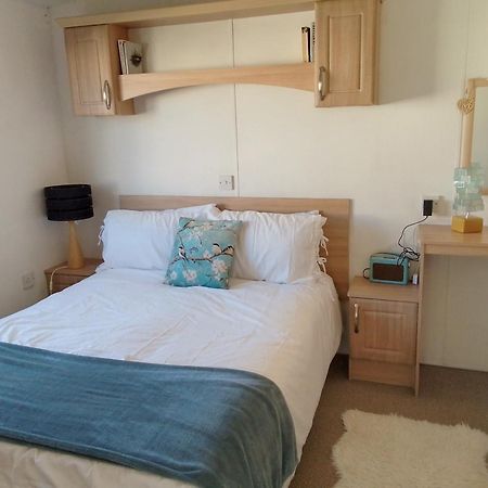 Private Caravan Situated At Parkdean Holiday Resort St Margaret'S At Cliffe Number 18 Exterior foto