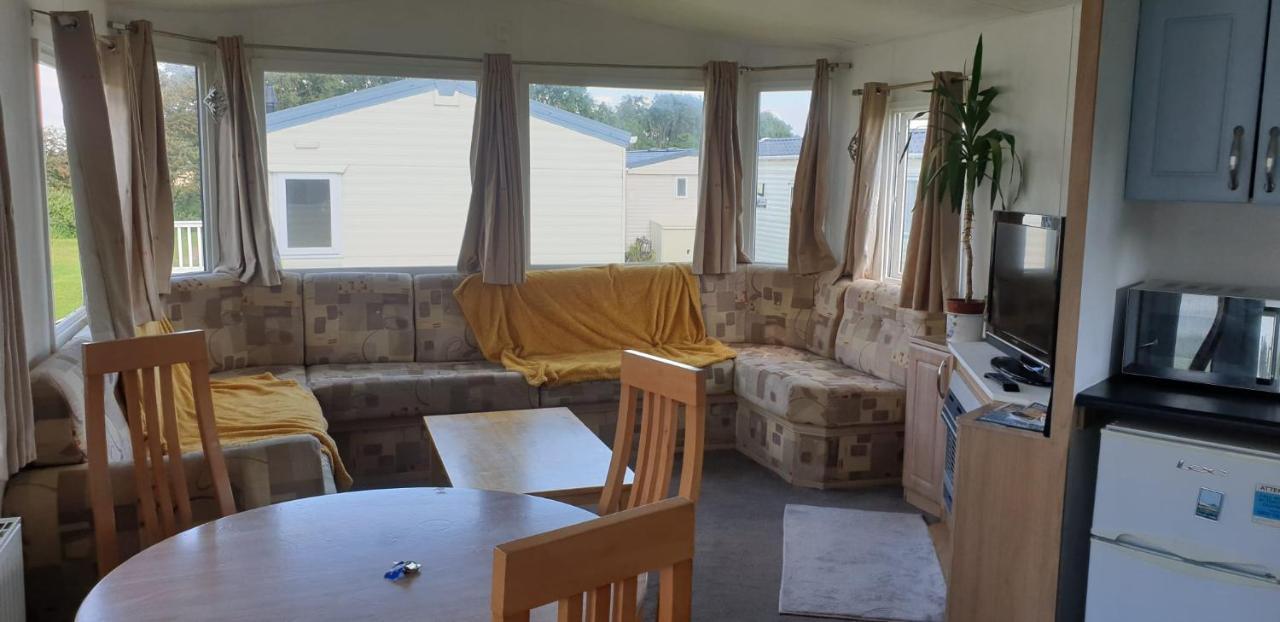 Private Caravan Situated At Parkdean Holiday Resort St Margaret'S At Cliffe Number 18 Exterior foto