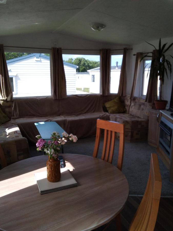 Private Caravan Situated At Parkdean Holiday Resort St Margaret'S At Cliffe Number 18 Exterior foto