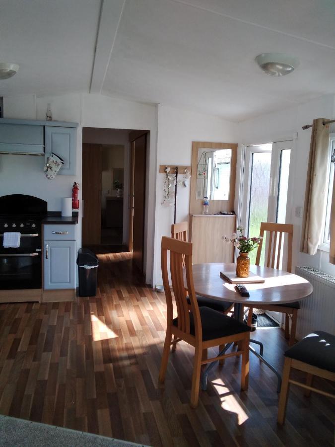 Private Caravan Situated At Parkdean Holiday Resort St Margaret'S At Cliffe Number 18 Exterior foto