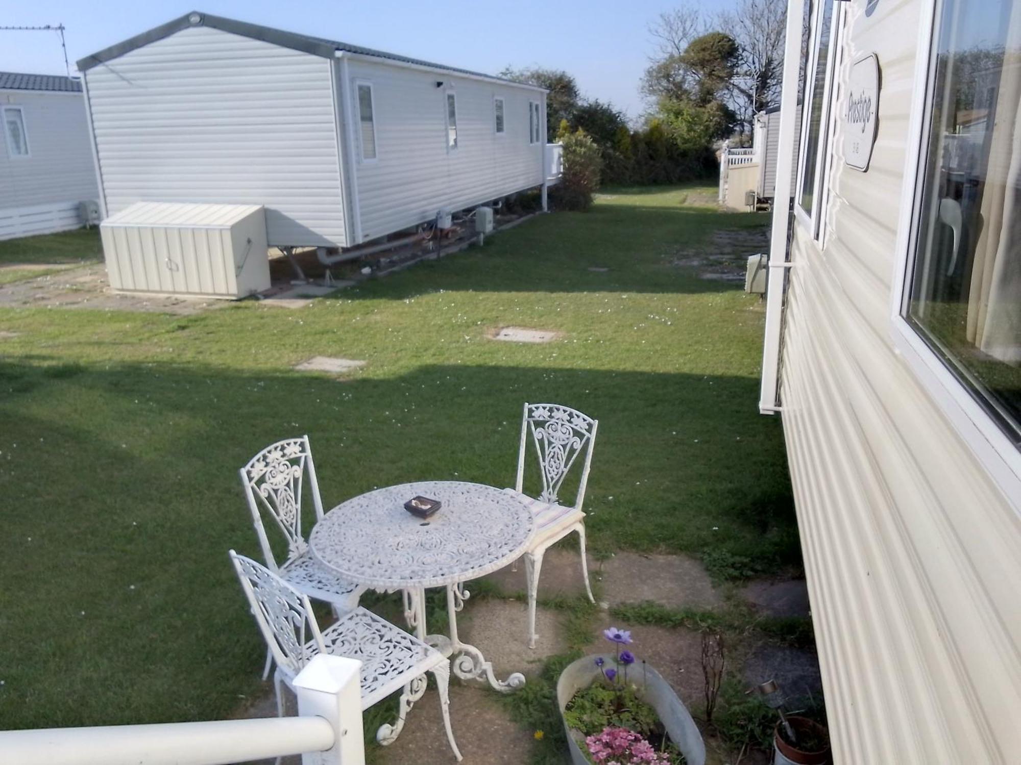 Private Caravan Situated At Parkdean Holiday Resort St Margaret'S At Cliffe Number 18 Exterior foto