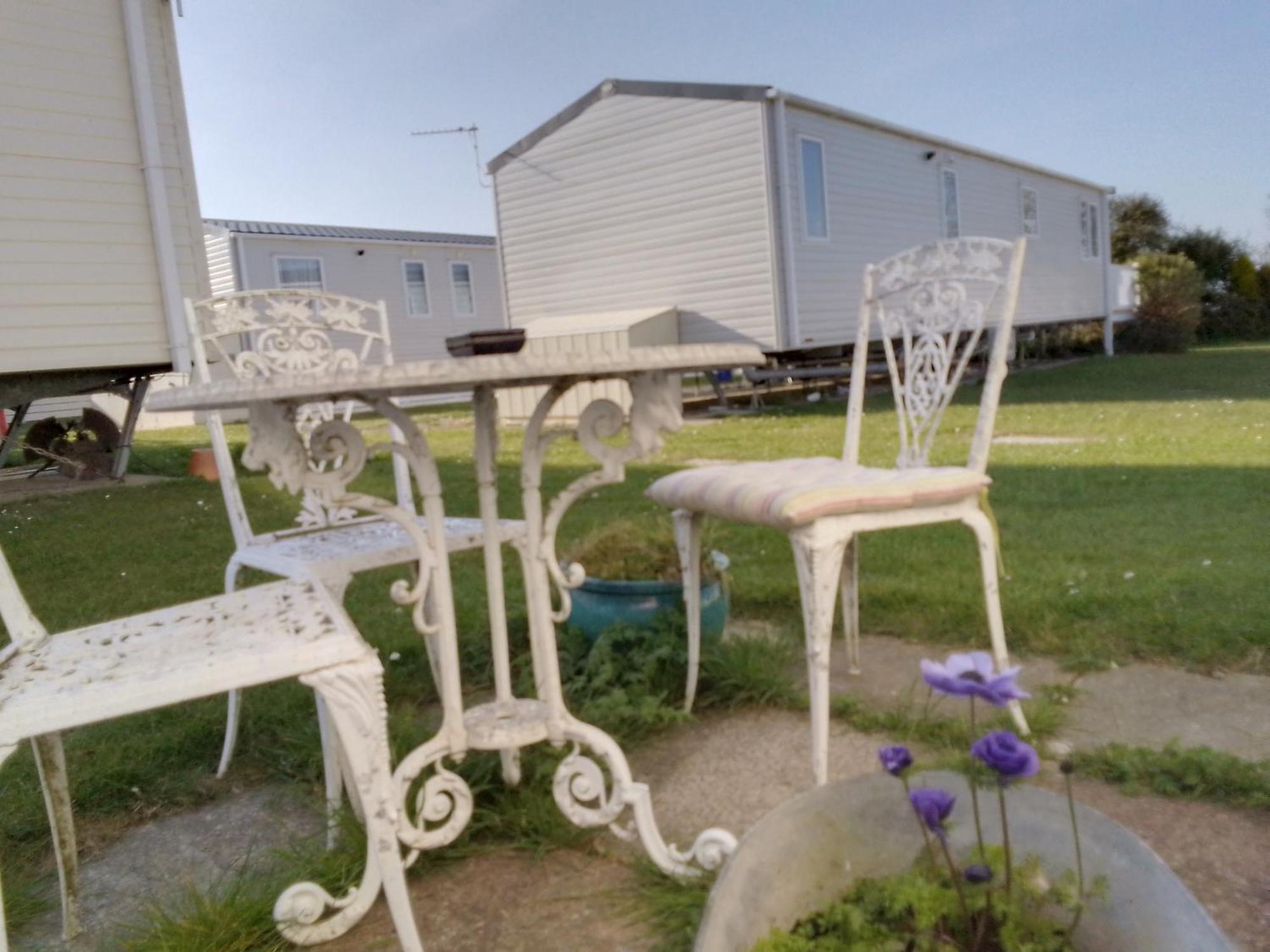 Private Caravan Situated At Parkdean Holiday Resort St Margaret'S At Cliffe Number 18 Exterior foto